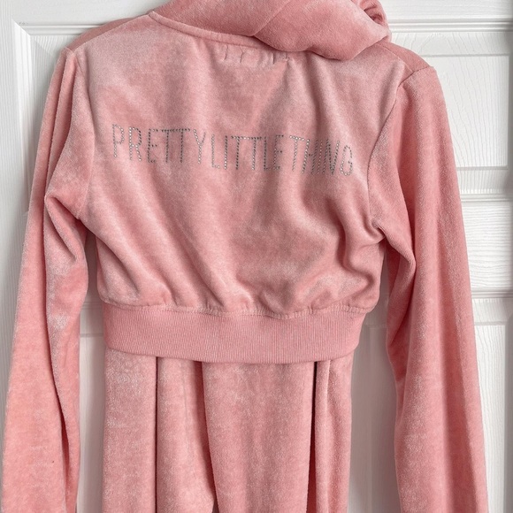 Pretty little thing pink velour jogger set - Picture 3 of 4